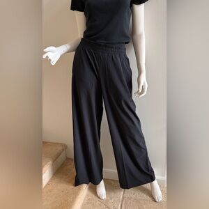 NWOT LULULEMON Swift Mid-Rise Wide-Leg Pant, Black, Size 10